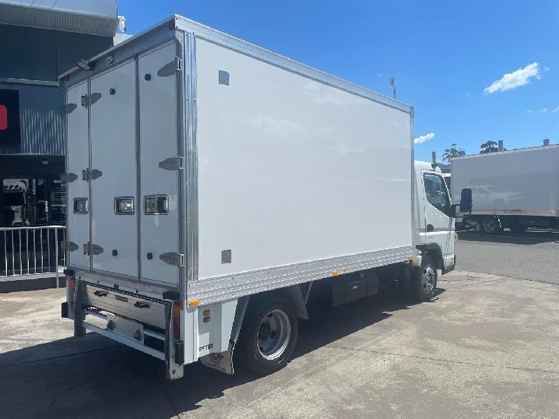 2021 Fuso CANTER 515 