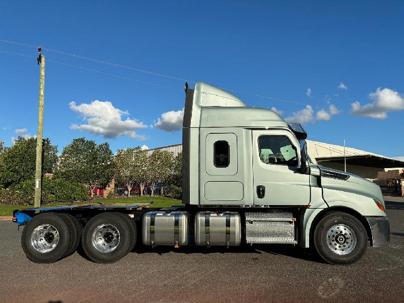 2023 Freightliner Cascadia 126 