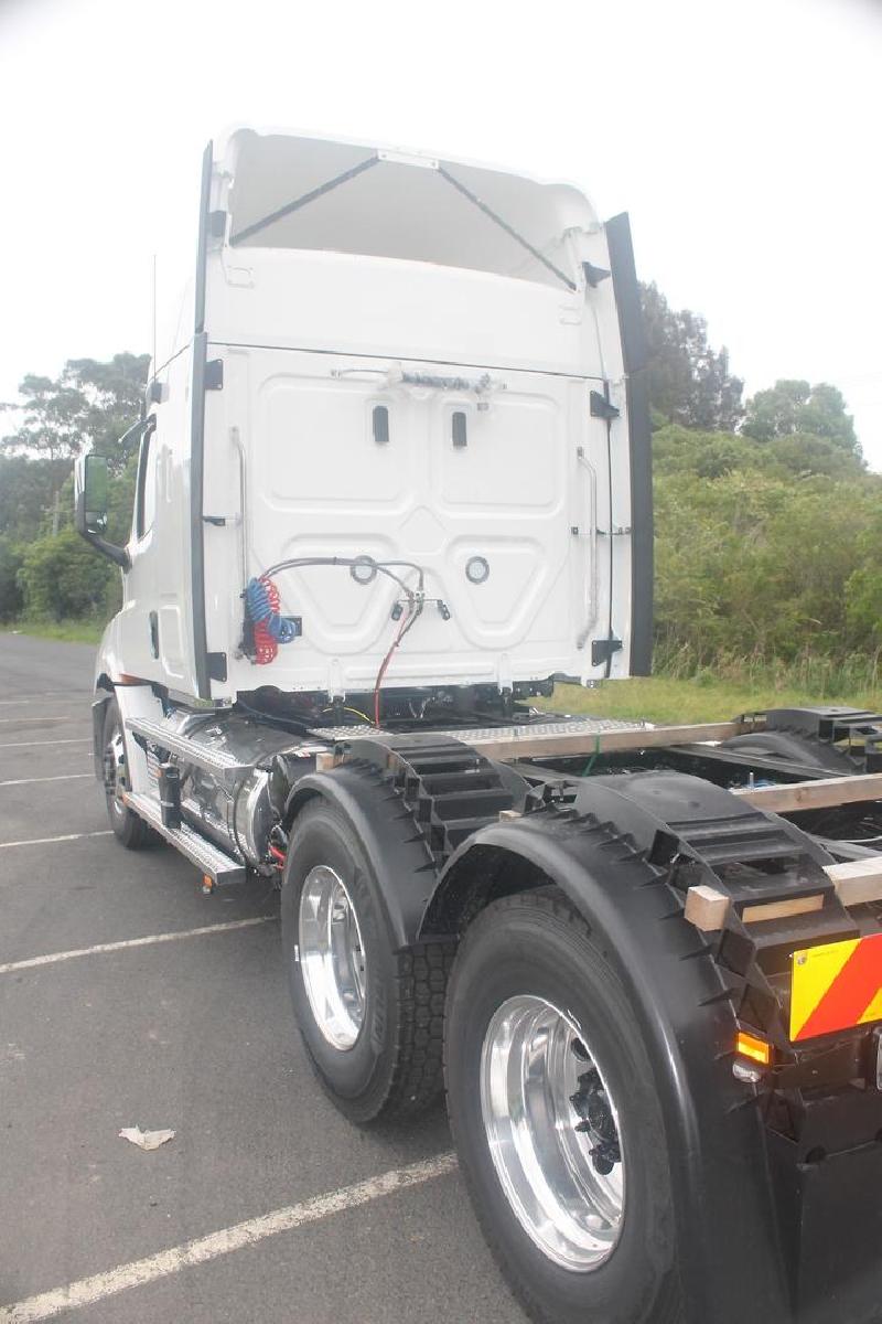 2024 Freightliner Cascadia 116 