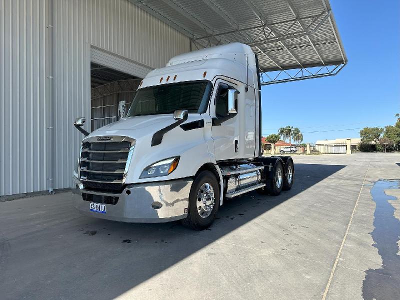 2023 Freightliner Cascadia 116 