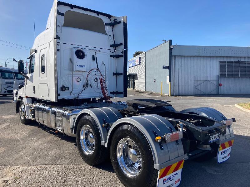 2021 Freightliner Cascadia 126 