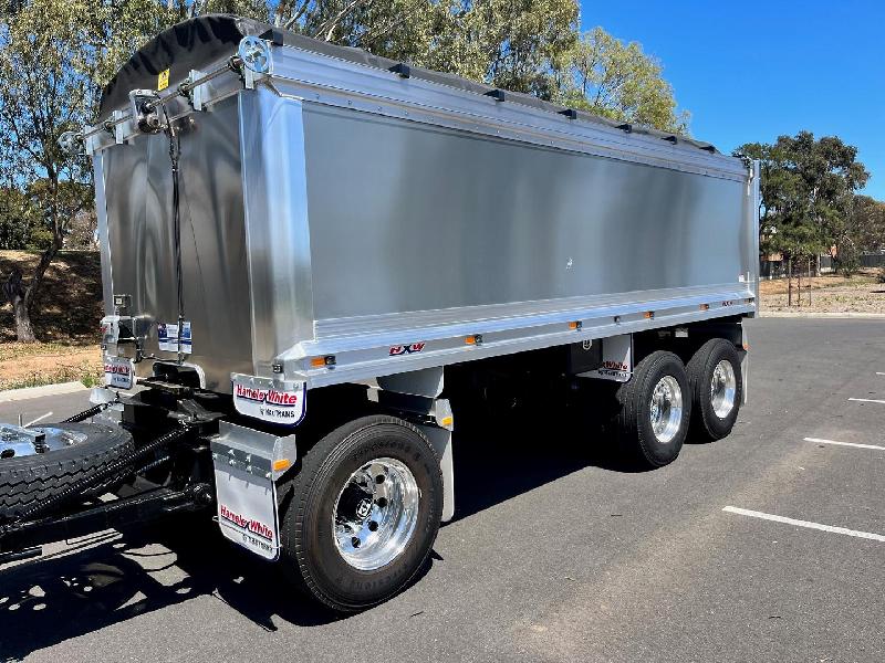 2023 Freightliner Cascadia 116 Tipper 