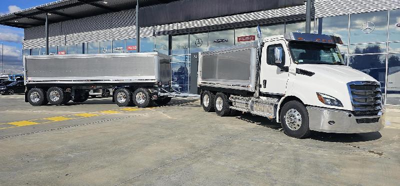 2023 Freightliner Cascadia 116 Tipper 