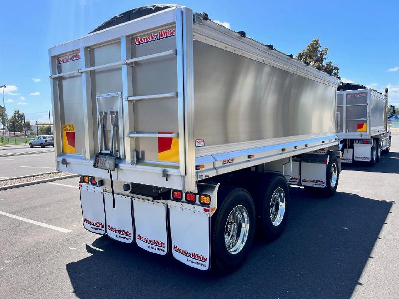 2023 Freightliner Cascadia 116 Tipper 