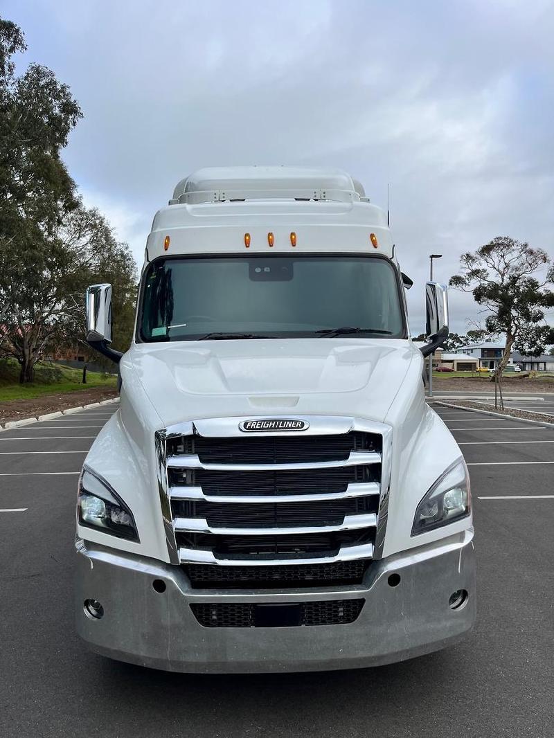 2023 Freightliner Cascadia 116 