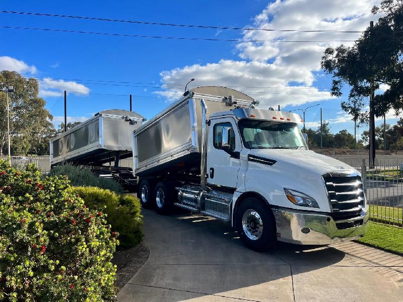 2024 Freightliner Cascadia 126