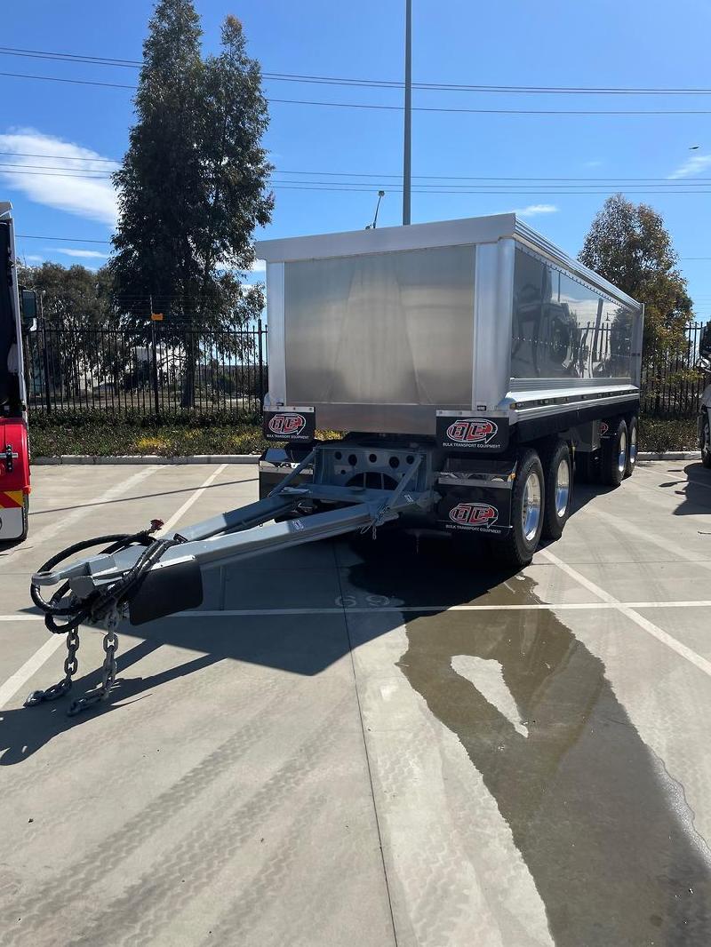 2023 Freightliner Cascadia 116 Tipper 