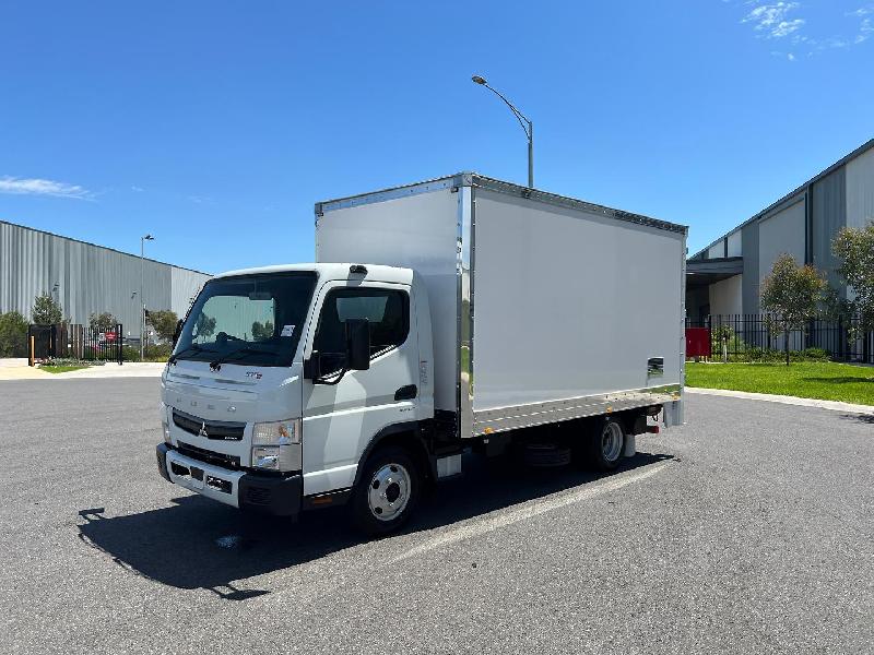 2023 Fuso Canter 515 