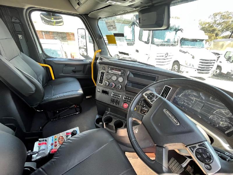 2023 Freightliner Cascadia 116 Tipper 