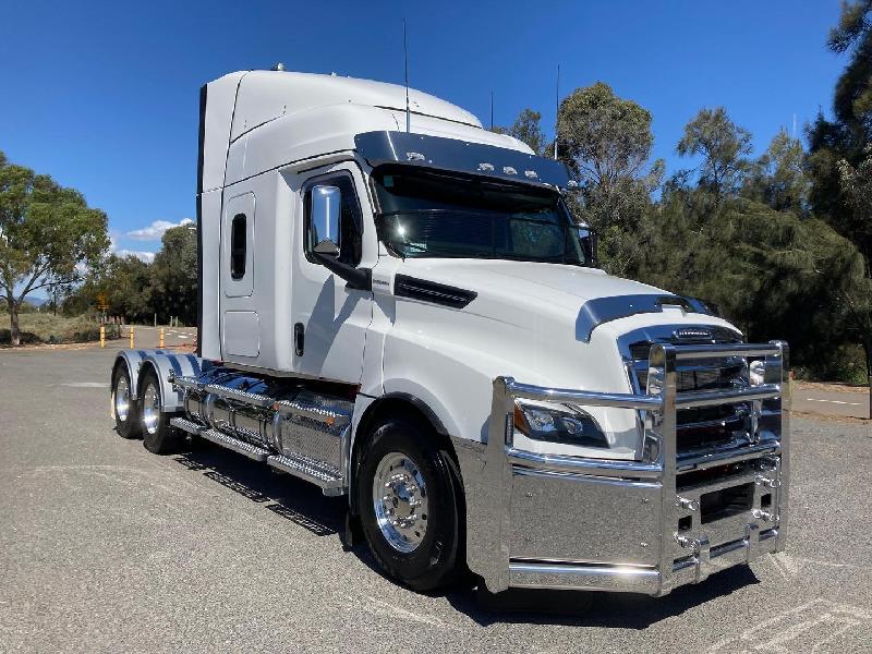 2023 Freightliner Cascadia 126