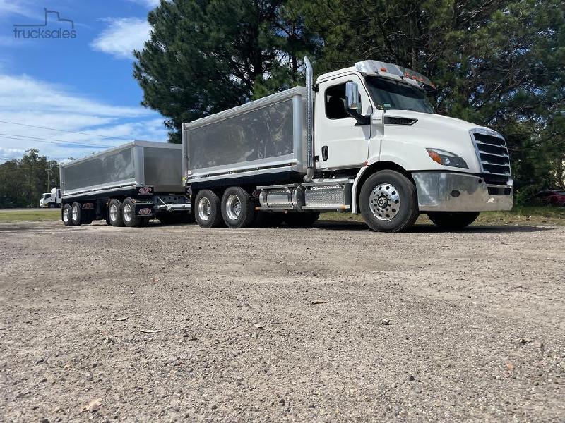 2023 Freightliner Cascadia 116 Tipper 