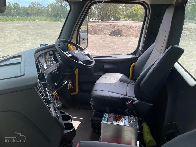 2023 Freightliner Cascadia 116 Tipper 