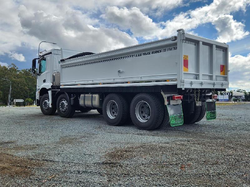 2023 Mercedes-Benz Arocs 3243 