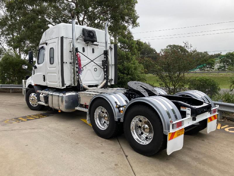 2023 Freightliner Cascadia 116 