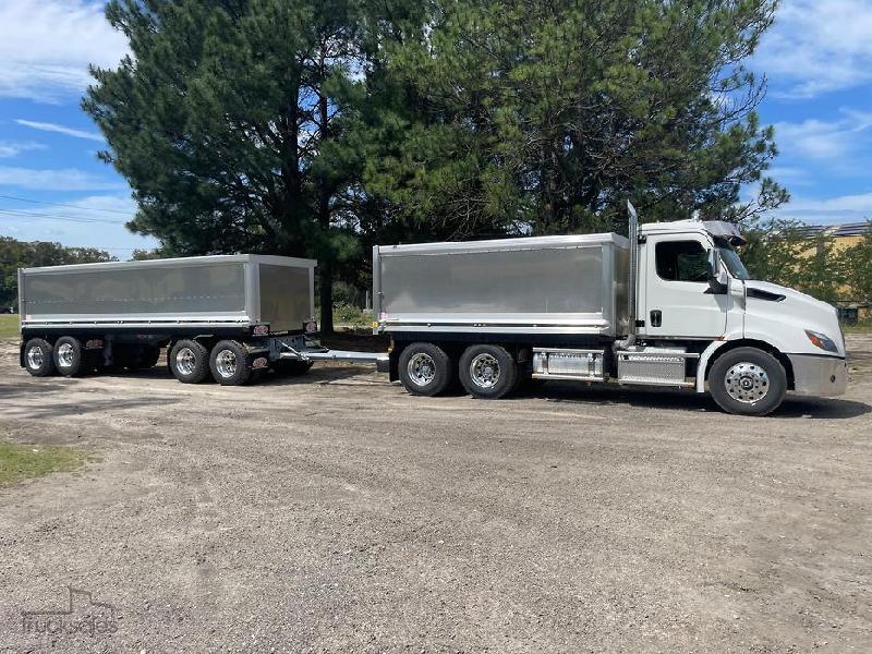 2023 Freightliner Cascadia 116 Tipper 