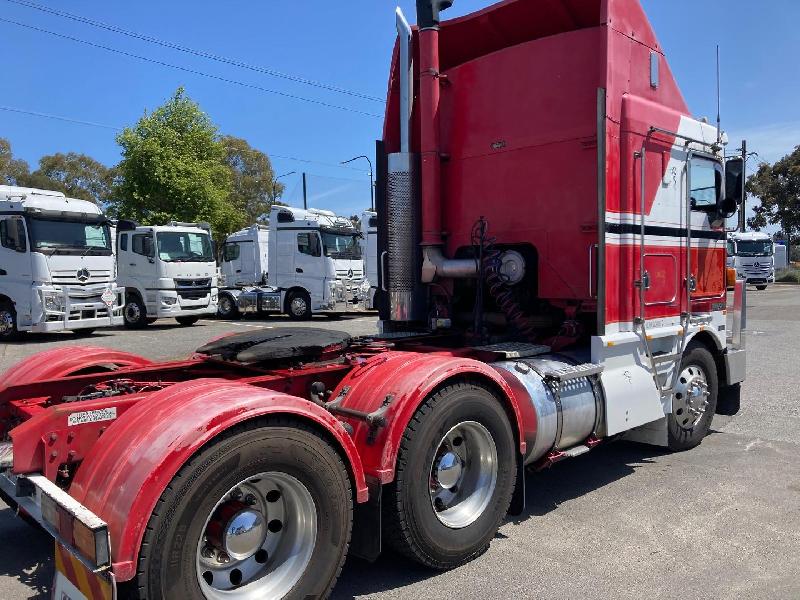 2002 Kenworth K104 Aerodyne 