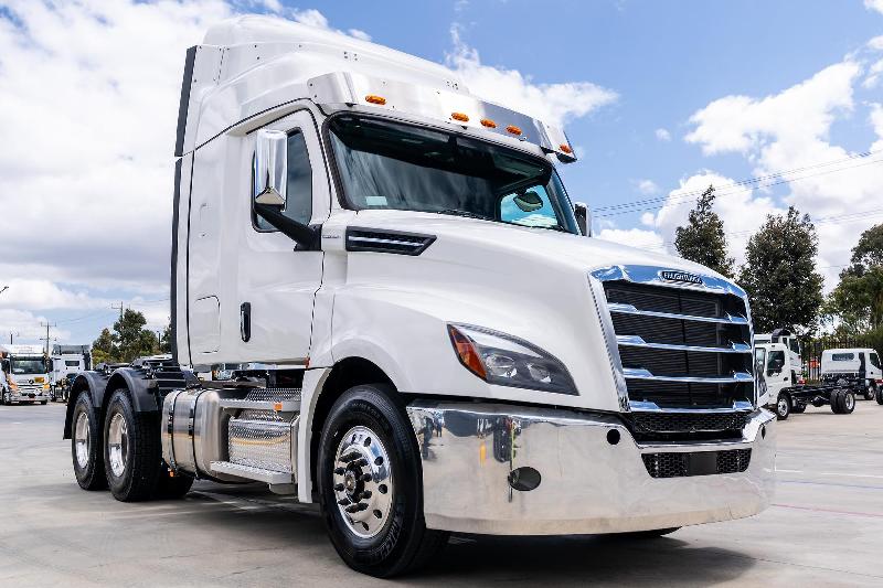 2023 Freightliner Cascadia 126 