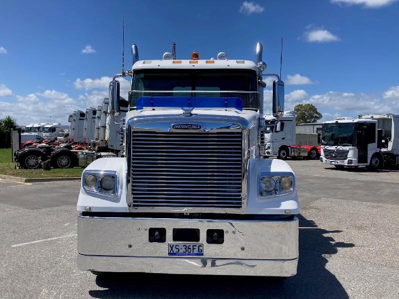 2013 Freightliner Coronado 114 