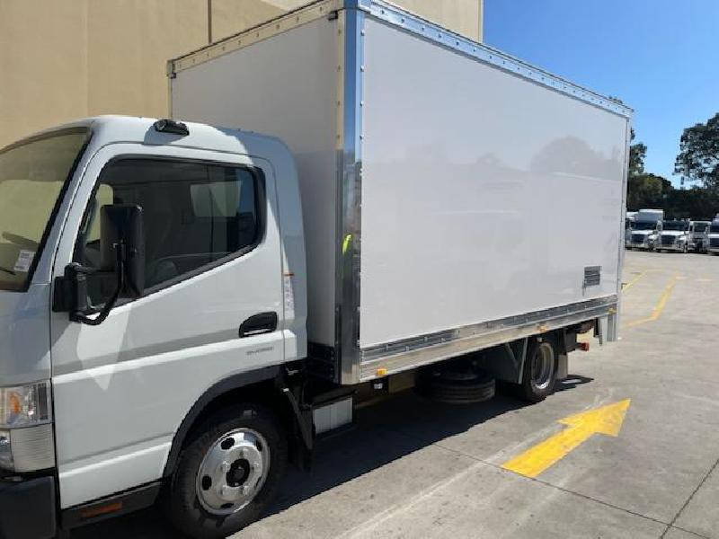 2024 Fuso CANTER 515 Canter 515 Pantech Car Licence 