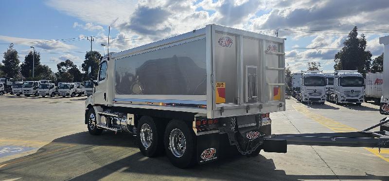 2023 Freightliner Cascadia 116 Tipper 