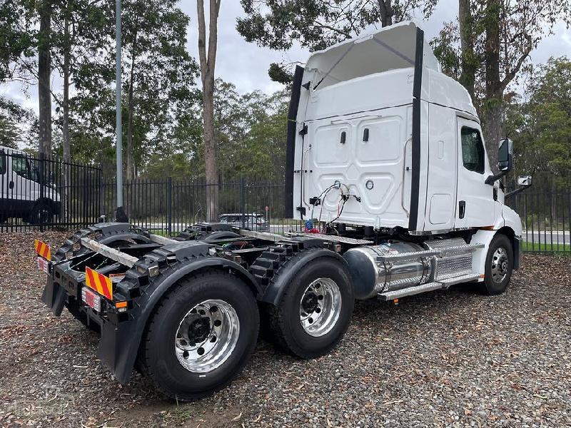 2023 Freightliner Cascadia 126 126 