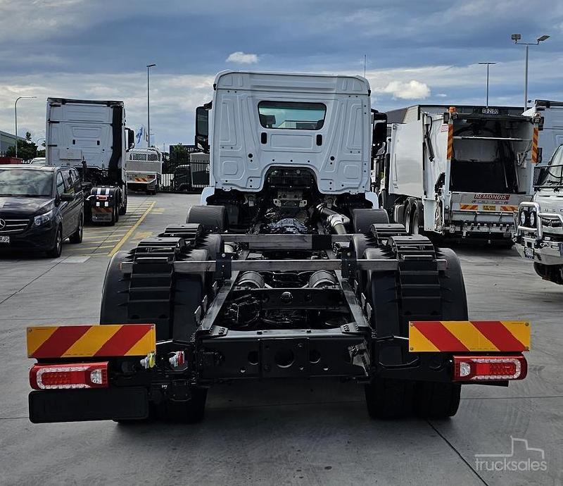 2023 Mercedes-Benz Arocs 3243 