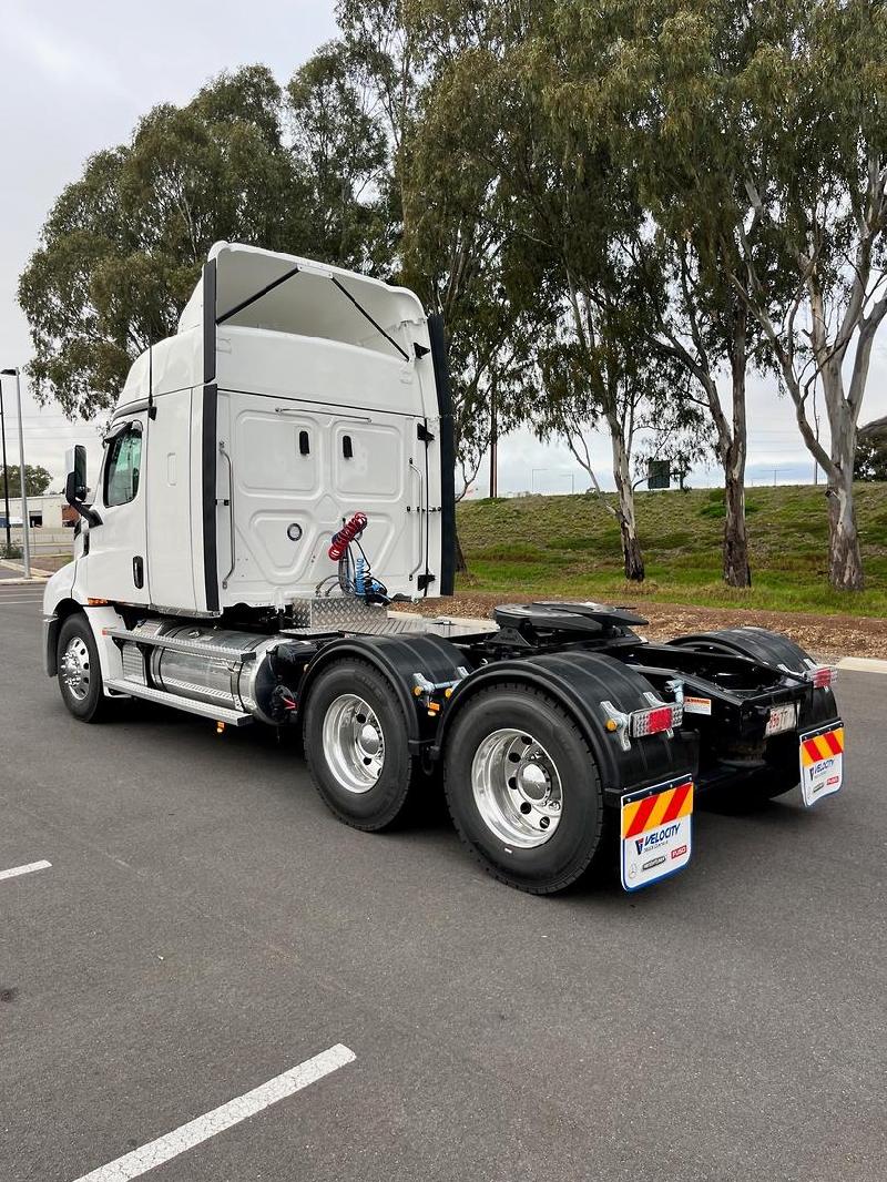 2023 Freightliner Cascadia 116 