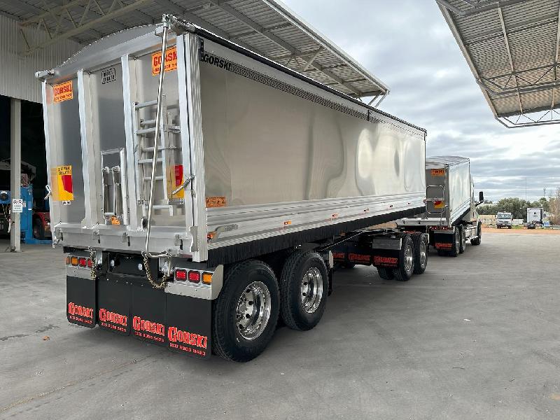 2023 Freightliner Cascadia 126 Tipper 