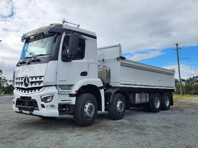 2023 Mercedes-Benz Arocs 3243 