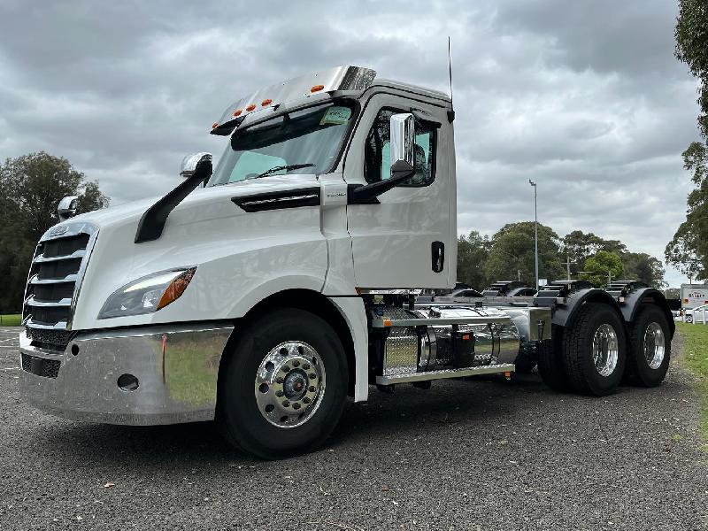 2024 Freightliner Cascadia 126 Tipper 