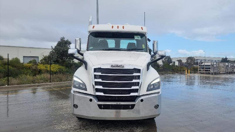 2024 Freightliner Cascadia 126 Tipper 