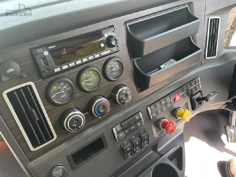 2023 Freightliner Cascadia 116 Tipper 