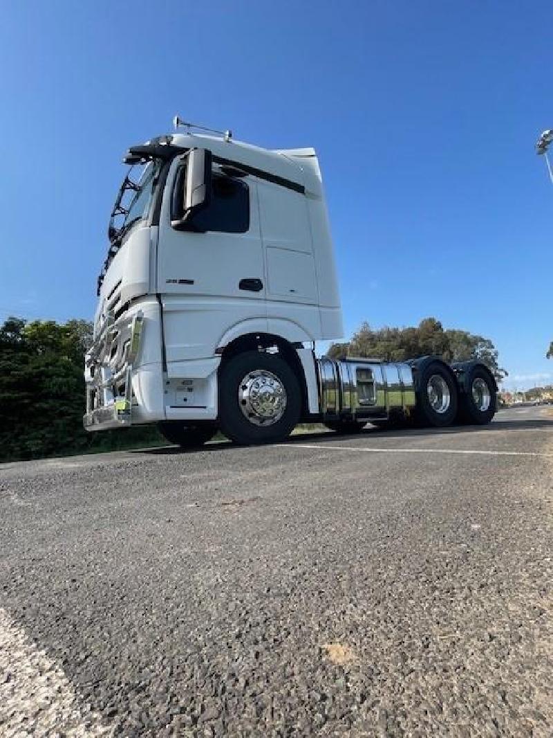 2023 Mercedes Benz 2663 L cab 