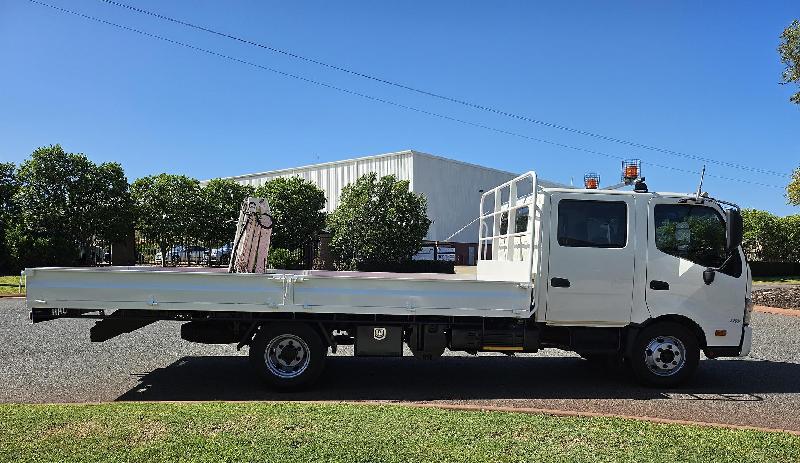 2017 Hino 917 - 300 Series HINO 