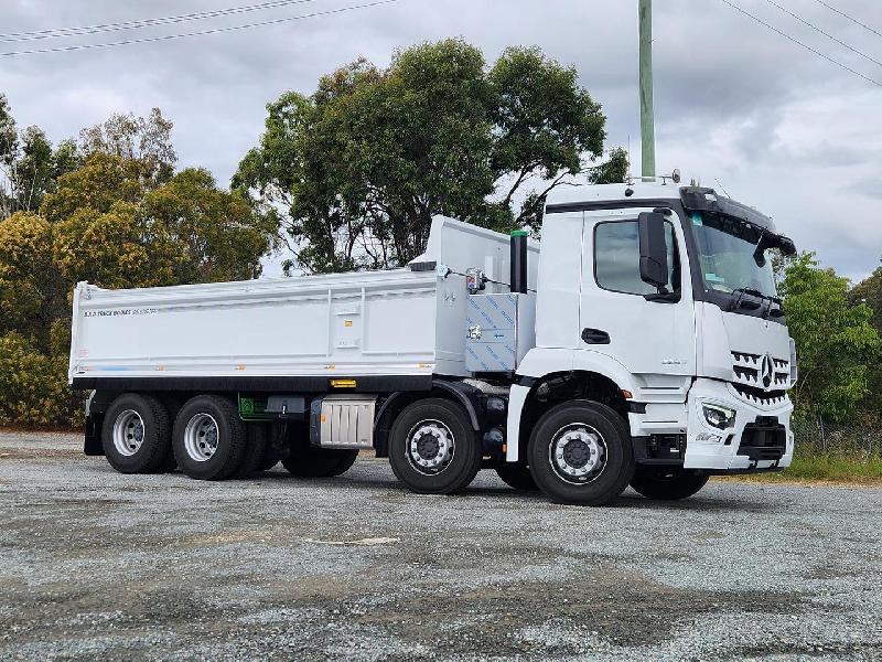 2023 Mercedes-Benz Arocs 3243 