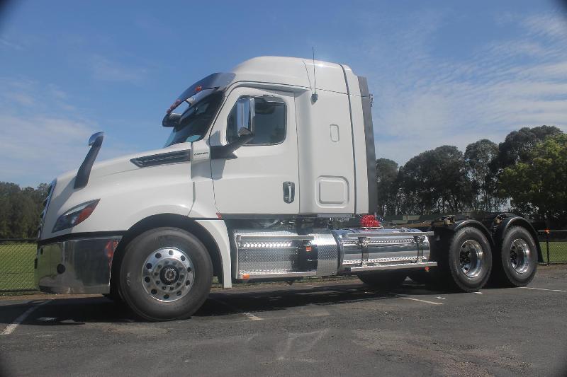 2024 Freightliner Cascadia 126 