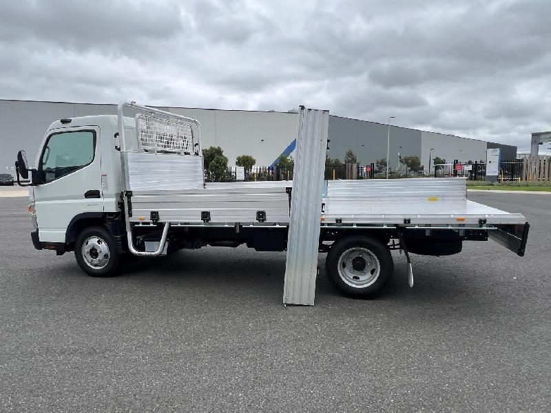 2023 Fuso Canter 515 