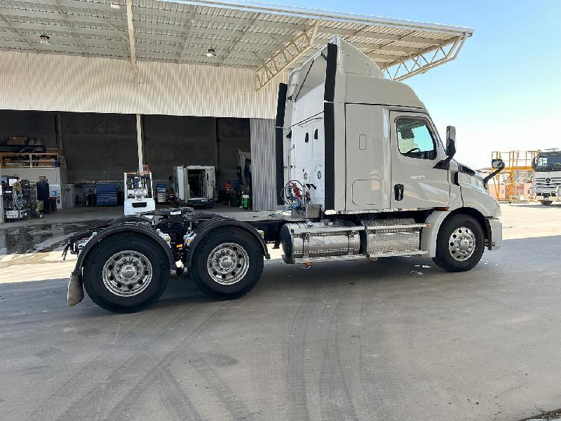 2023 Freightliner Cascadia 116 