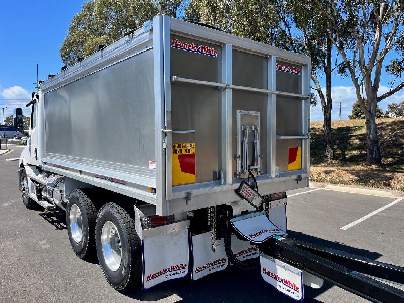 2023 Freightliner Cascadia 116 Tipper 