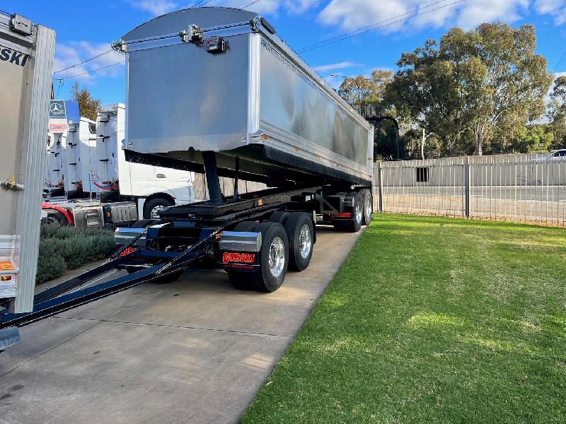 2024 Freightliner Cascadia 126 