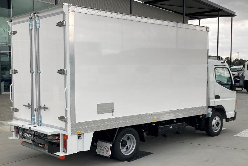 2023 Fuso Canter 515 