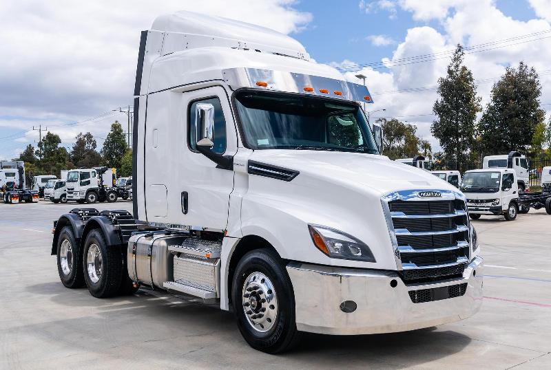 2023 Freightliner Cascadia 126 